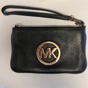 Micheal Kors wristlet